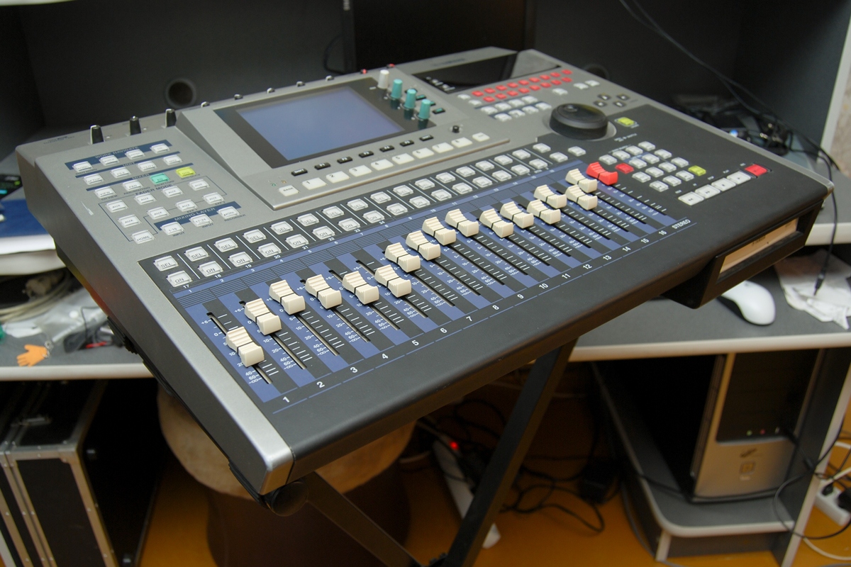 Infrequent Sound [sex.tex] technology Yamaha AW4416 Professional Audio